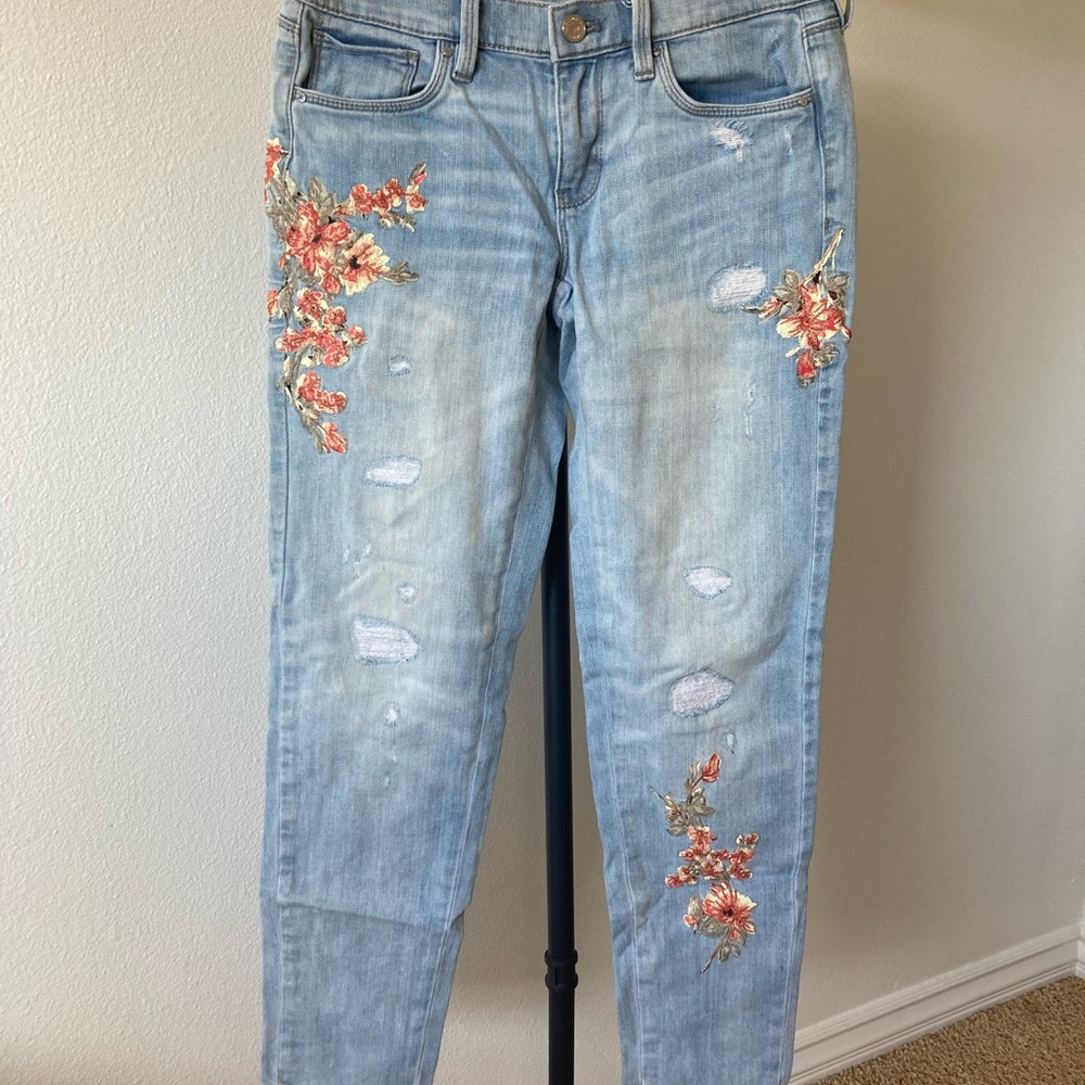 White House Black Market Girlfriend Light Wash Floral Jeans